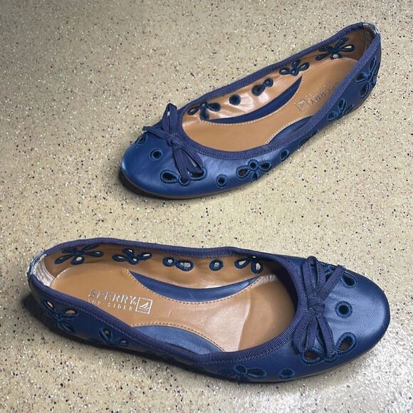 Sperry Top-Sider Luna Navy Blue Leather Embroidered Eyelet Ballet Flats 6 - Picture 1 of 8